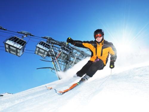 Skifahrer auf der Piste