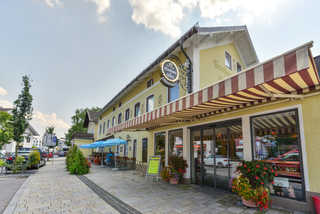 Gasthof Zur Sonne Gasthaus Zur Sonne mit Gästehaus, Wirtshaus und...